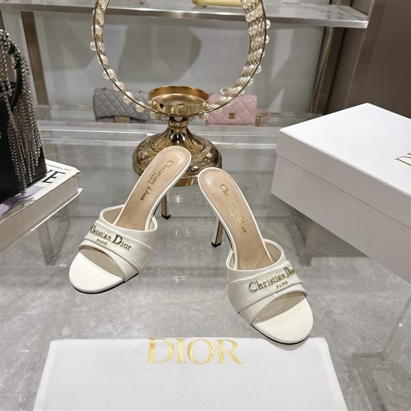 20251128184320991 250